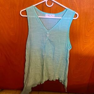 Linen blend pretty Angel gauzy crinkly handkerchief, hem V-neck turquoise tank S